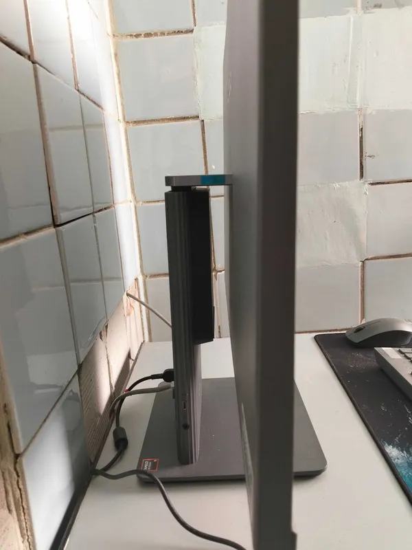 Lenovo IdeaCentre 27 | Ryzen 5 8645HS | 16GB DDR5 | 1TB SSD 4 Lenovo IdeaCentre 27 | Ryzen 5 8645HS | 16GB DDR5 | 1TB SSD 4