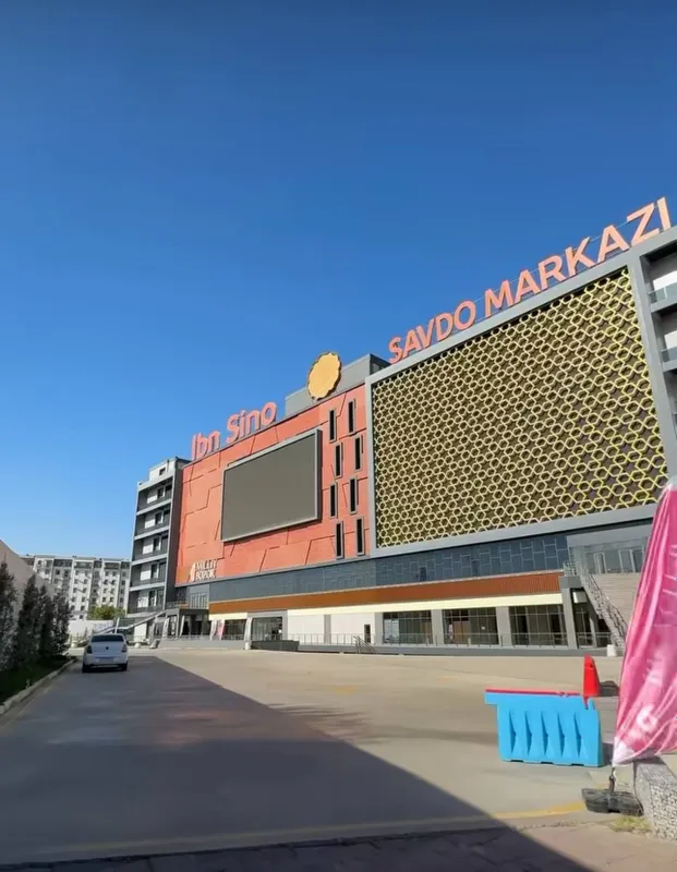 Ибн сино савдо мажмуасидан дукон сотилади