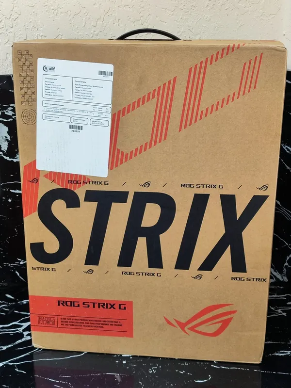 Новый игровой ноутбук ASUS ROG STRIX G18 1