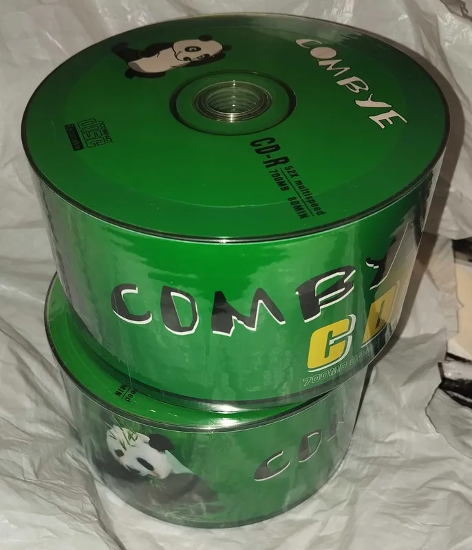 Диски Болванки CD-R Combye Чтстые запечатаные 2 Диски Болванки CD-R Combye Чтстые запечатаные 2