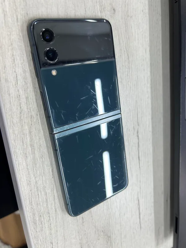 Samsung Zflip3 5G — фото 2