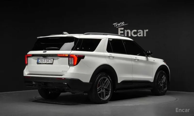 Ford Explorer 2.3 ST-Line 4WD 2 Ford Explorer 2.3 ST-Line 4WD 2