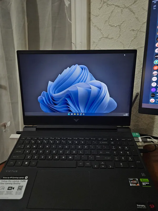 HP VICTUS 15 (RYZEN 5 7535HS, RTX 2050, 16GB DDR5) 1