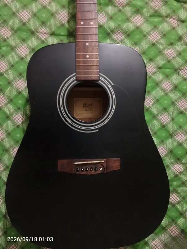 Gitara cort 150$ kami bor 6 Gitara cort 150$ kami bor 6