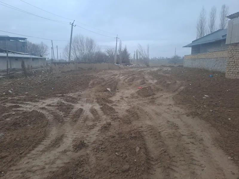 Quruq yer sotiladi
