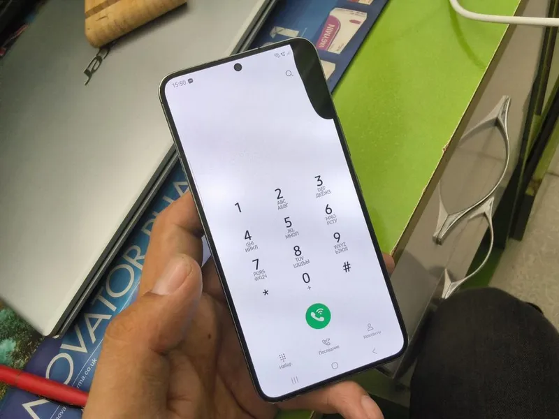Samsung s22 narxiga yarasha 4