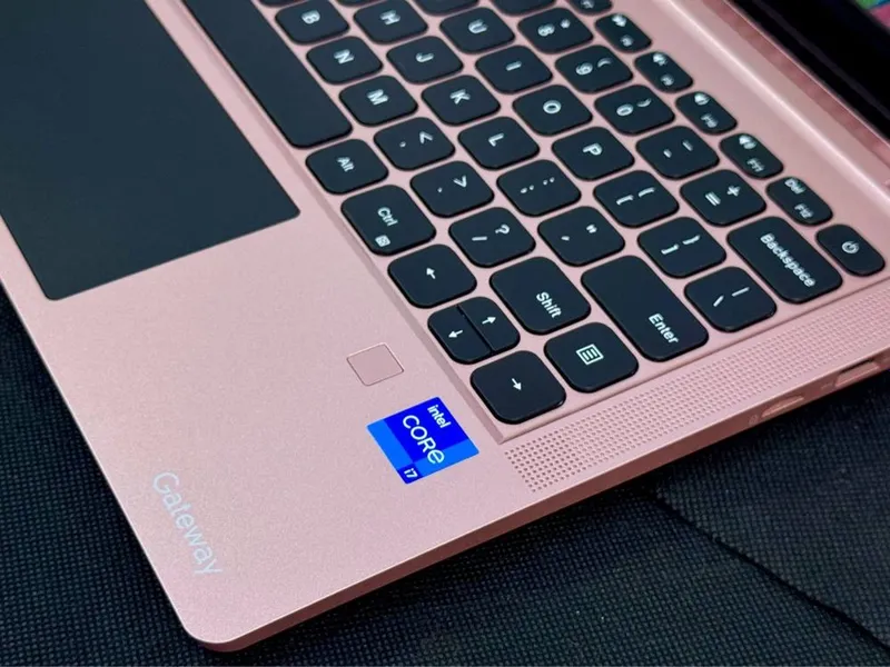 GETWAY RoSe GolD America Sensor EKRAN I7-Processor 2 GETWAY RoSe GolD America Sensor EKRAN I7-Processor 2