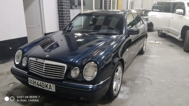 Mercedes-Benz W210