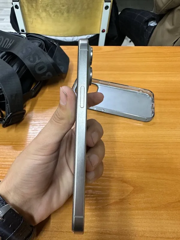 Iphone 15 pro max 4