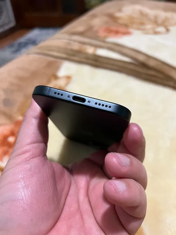 iPhone 15 holati ideal hamma yog'i rodnoy — фото 3