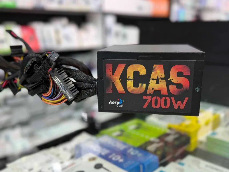 Aerocool KCAS 700W Blok pitaniya pc power supply