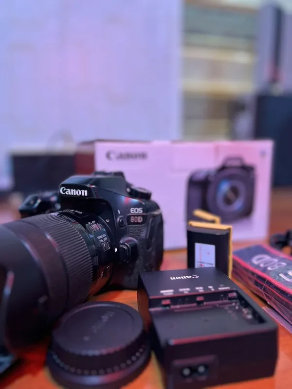 Canon 80 D sotiladi Bir qo'l ishlatilgan holati a'lo — фото 1