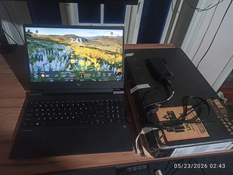 HP Victus Gaming / Ryzen 5 / 16GB RAM / RTX 2050 (Ideal)