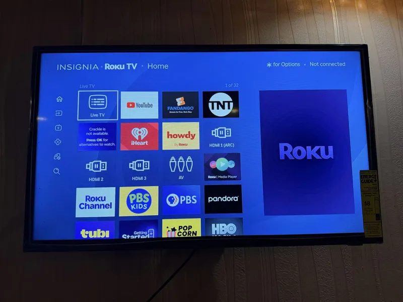 Insignia 32 дюймли (82 см) Smart TV. Yaqinda Amerikadan olib kelingan. 4