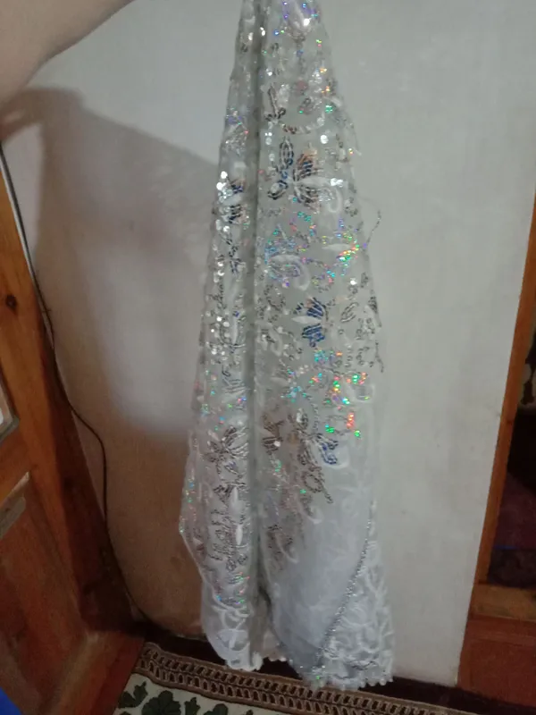 kelinlik sarisi sotiladi 3 kelinlik sarisi sotiladi 3