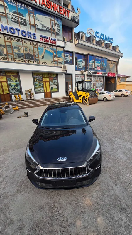 JAC J7 avtomobilini bonuslar bilan xarid qiling 1 JAC J7 avtomobilini bonuslar bilan xarid qiling 1