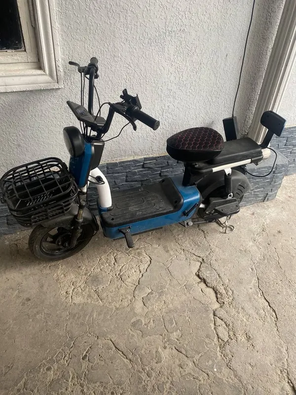 Skuter sotiladi. 1 Skuter sotiladi. 1