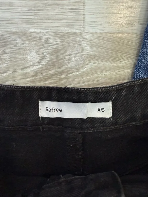 Женские джинсы 2 штуки фирменные Zara и Befree размер ХС-С — фото 1