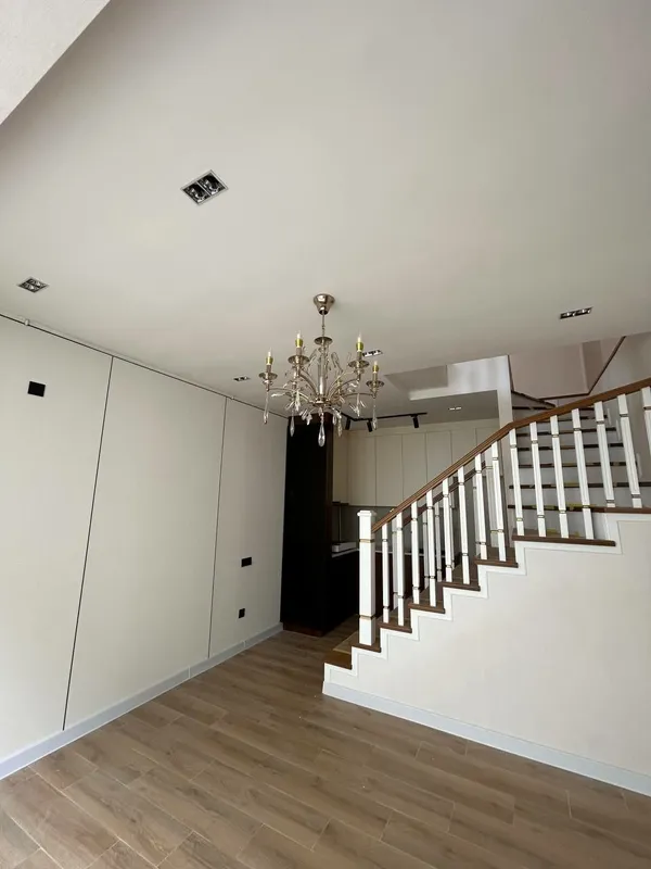 Tsiolkovskiyda taunhaus sotiladi 2 Tsiolkovskiyda taunhaus sotiladi 2