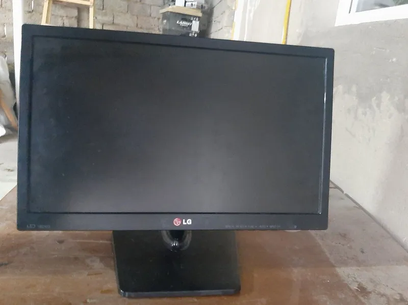LG LED MONITOR 19EN33 - 47CM [19] — фото 1