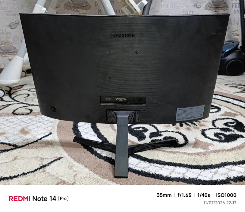 Monitor sotiladi (Samsung) 4 Monitor sotiladi (Samsung) 4