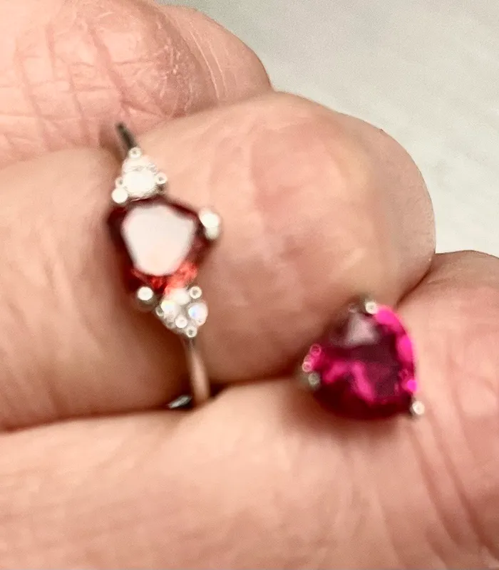 Серьги в огранке сердце , розовые серебряные