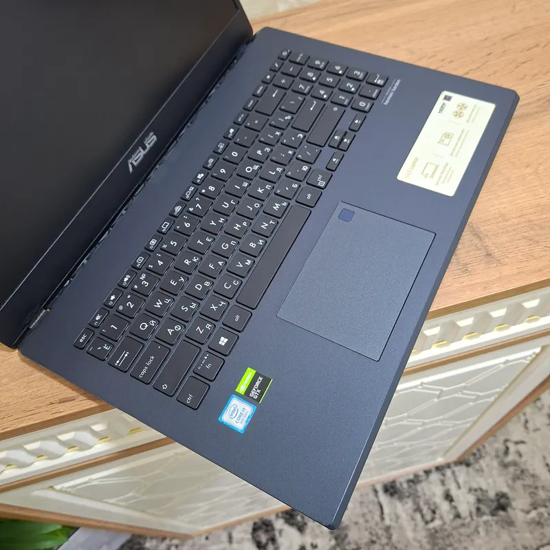 Core i5-9300H/ GTX 1650-4gb/ SSD 512 gb/ OZU 8 gb 3