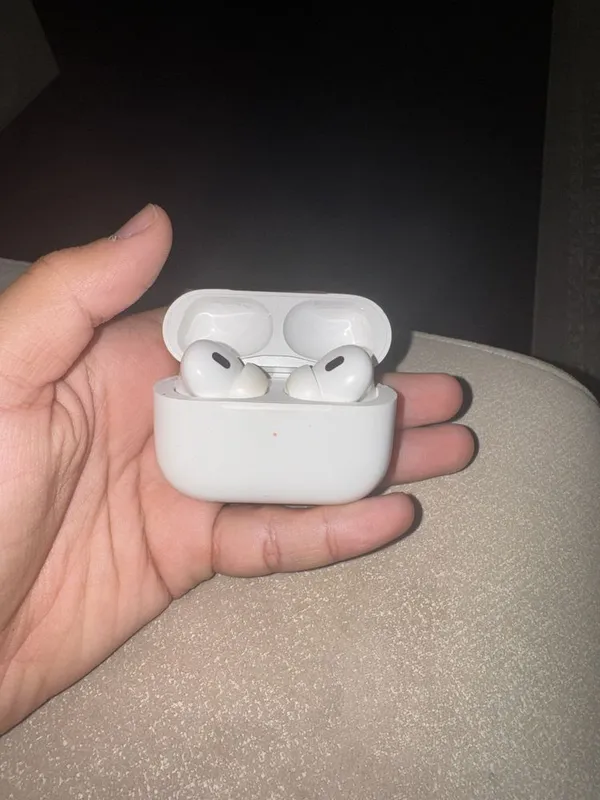 AirPods Pro 2 (Оригинал) — Кейс и один наушник (Б/У)