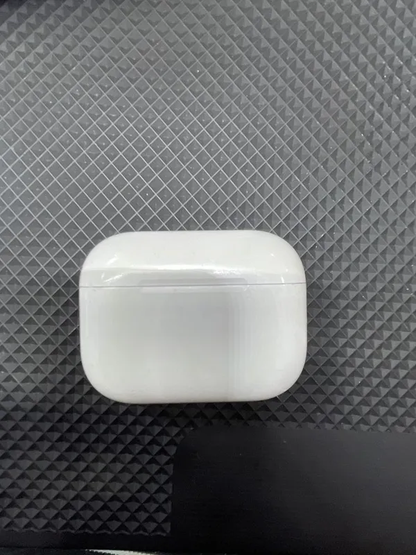 AirPods Pro 3, бывшие в употреблении 4 AirPods Pro 3, бывшие в употреблении 4