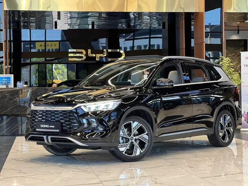 BYD SONG PRO Champion 2025 Году Брали с салона Пробег 14000км FULL BYD SONG PRO Champion 2025 Году Брали с салона Пробег 14000км FULL