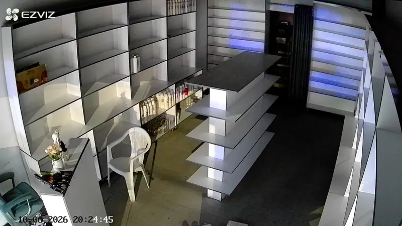 Tayor vitrina magazinga holati alo