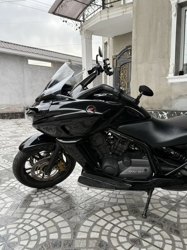 Мотоцикл Honada DN-1 единственный в Узбекистане — фото 5