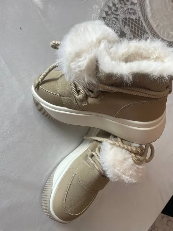 UGG брендовый ботинка новый — фото 1 UGG брендовый ботинка новый — фото 1