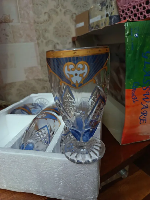стеклянные бокалы 2