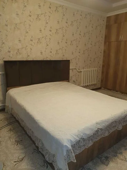 Кровать спальни