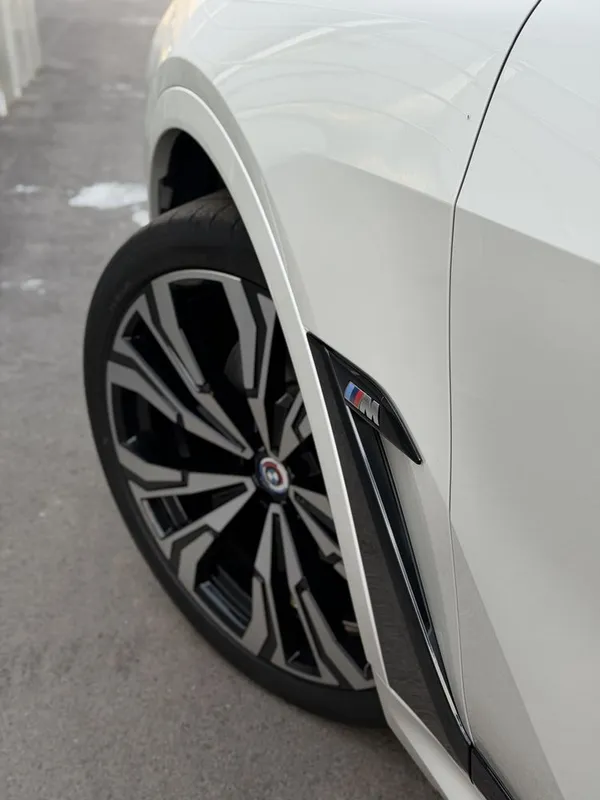 BMW X7 M60i xDrive 6 BMW X7 M60i xDrive 6