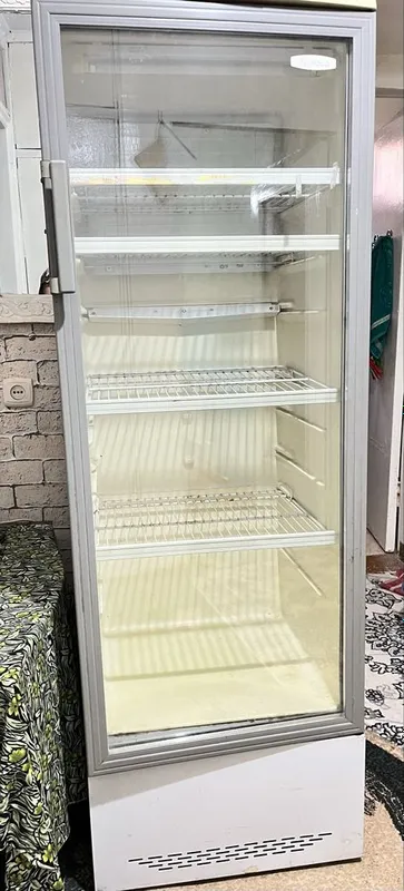Витрина холодилник сатилады
