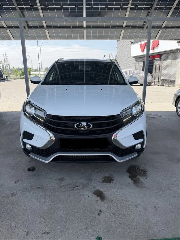 Lada xray cross sotiladi holati ideal bir qul moshina 1