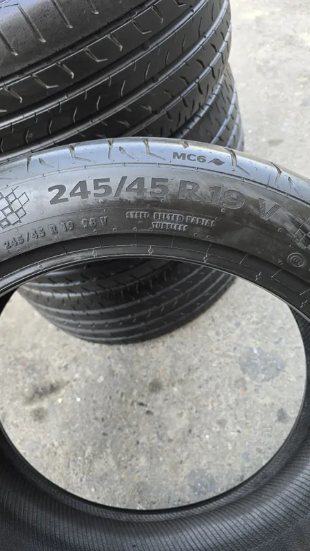 245/45/R19 continental 3