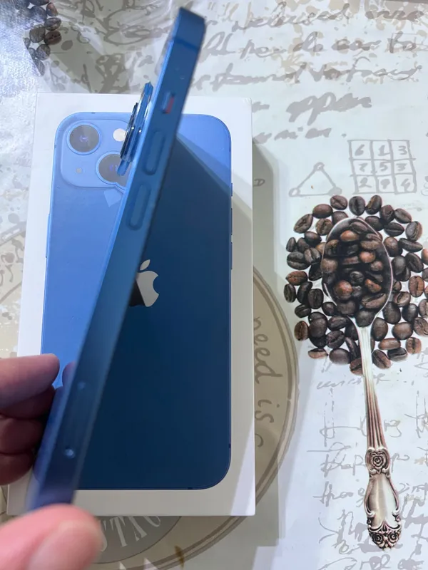 iPhone 13 128gb. 3