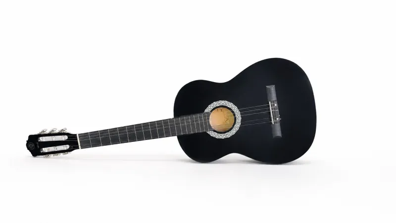 Qora klassik gitara sotiladi (Farg'ona) 1 Qora klassik gitara sotiladi (Farg'ona) 1