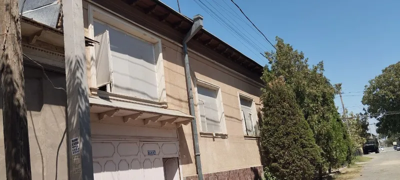 Nazarbek tarnov baliqchida retrom yer uy Sotiladi!