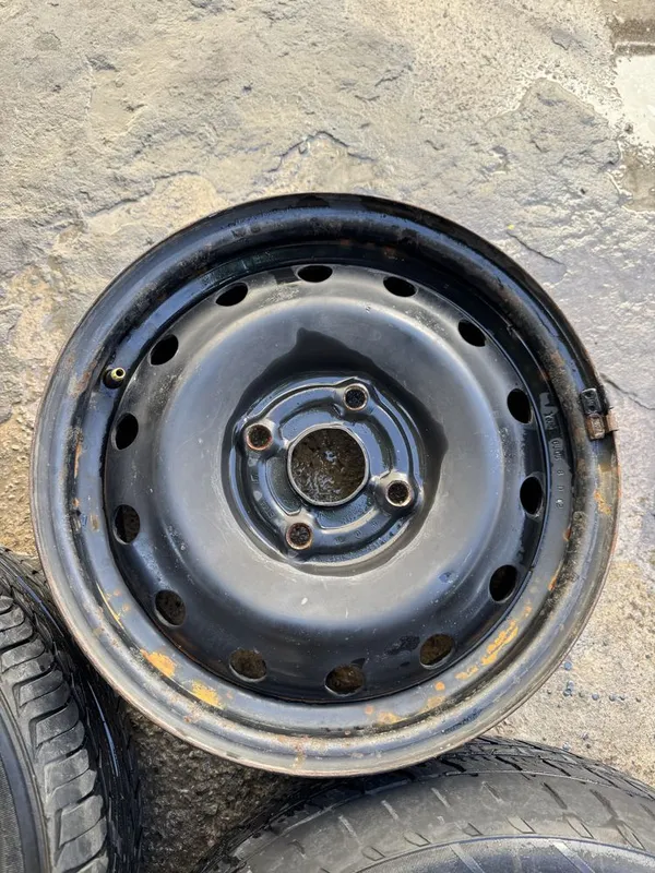 Lasetti balon diakasi bilan birga r15 4