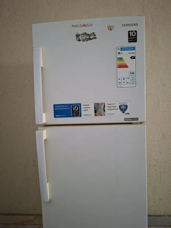 Продаётся двухкамерное холодильник Samsung 2