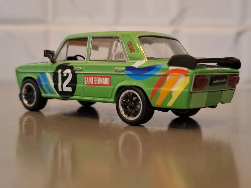 Коллекционная модель ВАЗ 2103 спорт, масштаб 1:43 — фото 5