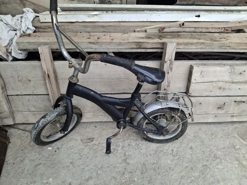 Kichkina velosiped sotiladi