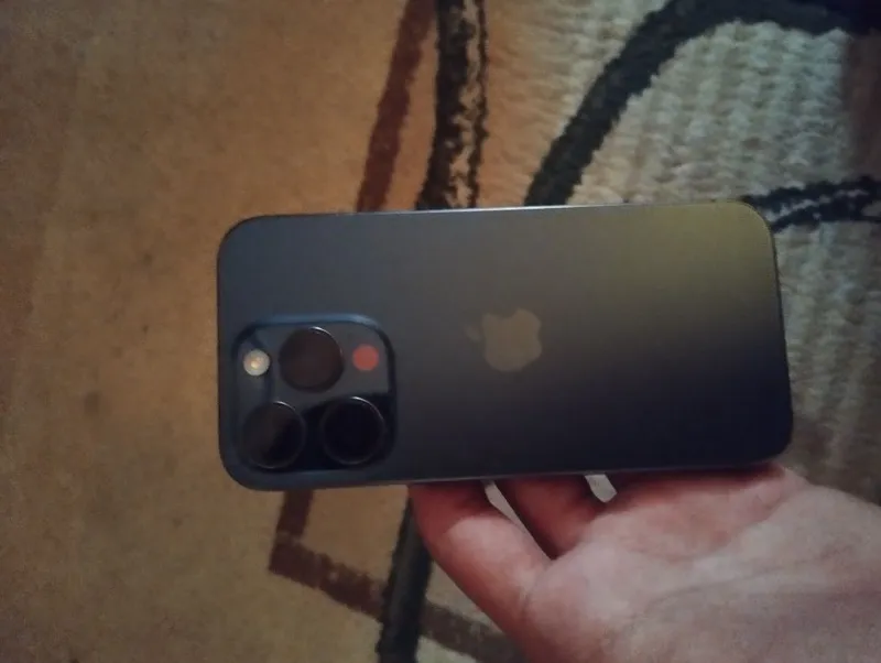 Iphone 15 pro idial 256gb srochno — фото 1