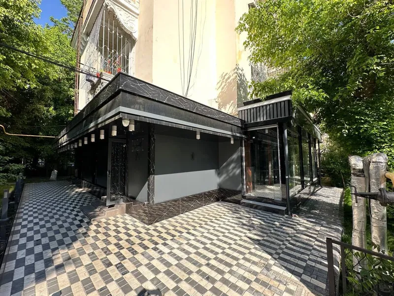 Продаётся (НЕ ЖИЛОЕ) Ориентир Метро Айбек Цена: 165.000 y.e