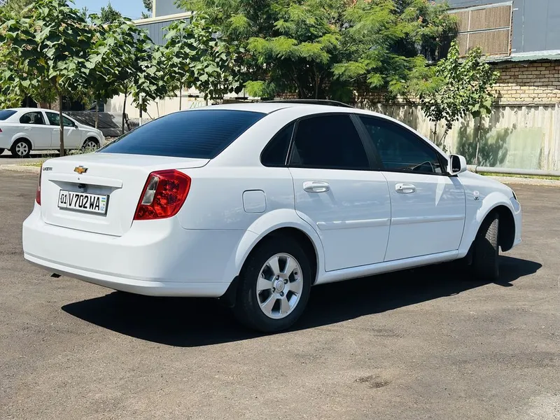 Chevrolet Gentra 2022 avtomat — фото 1