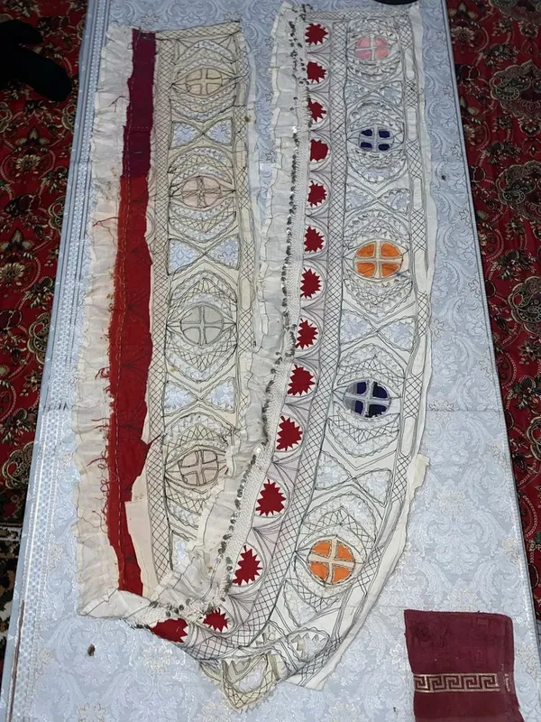 Qadimiy paranjilar uchun bezaklar